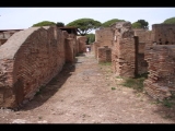 08175 ostia - regio v - via della fortuna della annonaria - edificio (v,iv,2) - ostseite - via del sole - bli ri norden - 06-2024.jpg